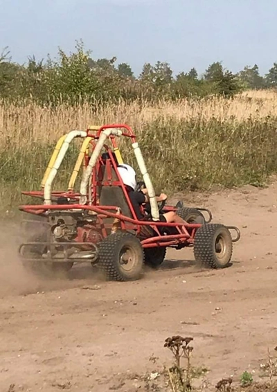 En kørende bocart set bagfra